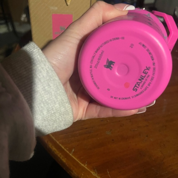 Stanley Vibrant Pink Insulated Mug - Picture 2 of 5